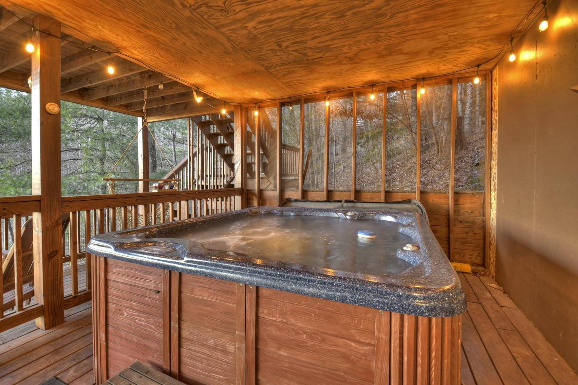 Talking Leaves Hot Tub Firepit And Comfy King Beds Villa Ellijay Exterior photo