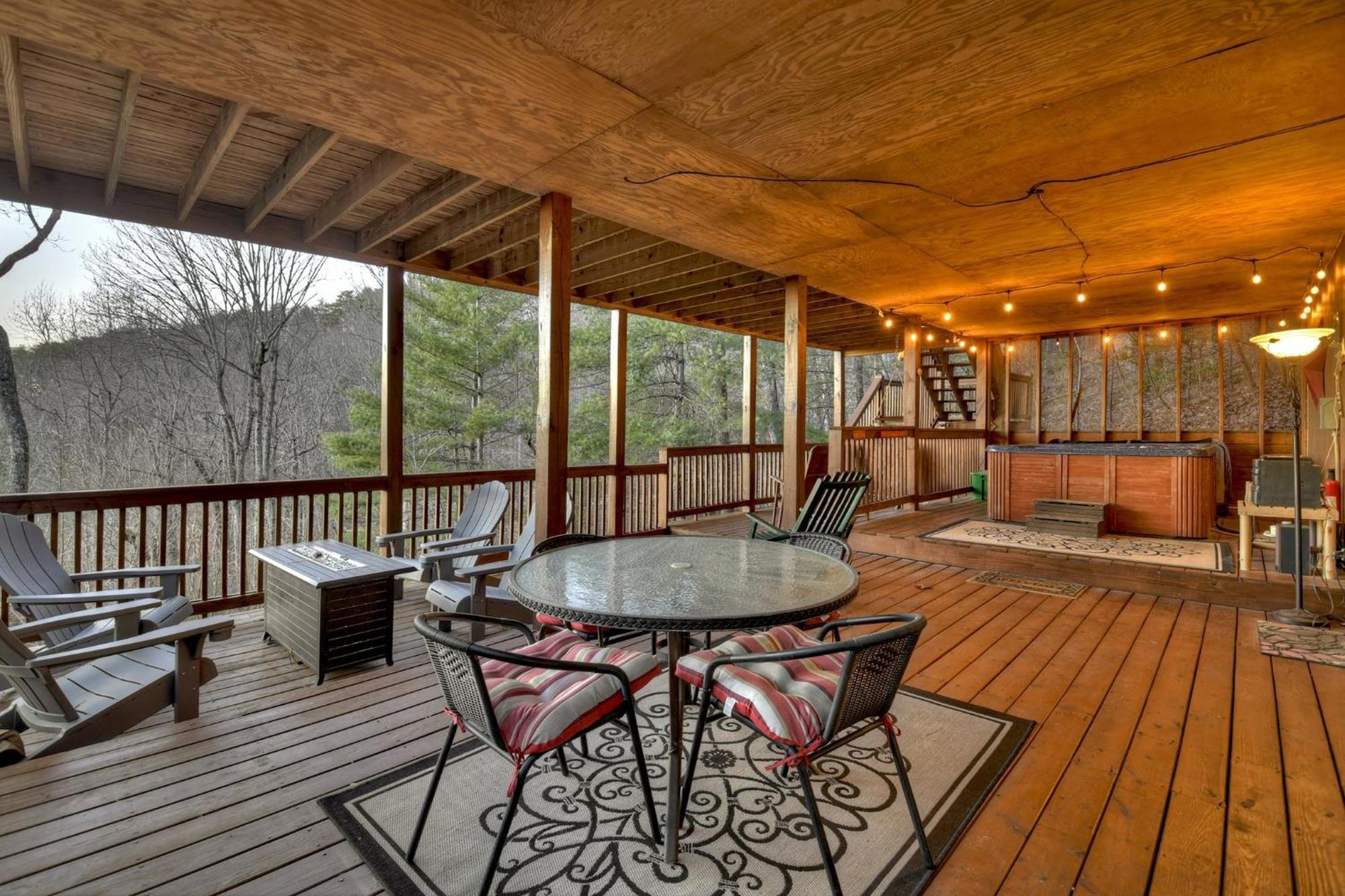 Talking Leaves Hot Tub Firepit And Comfy King Beds Villa Ellijay Exterior photo